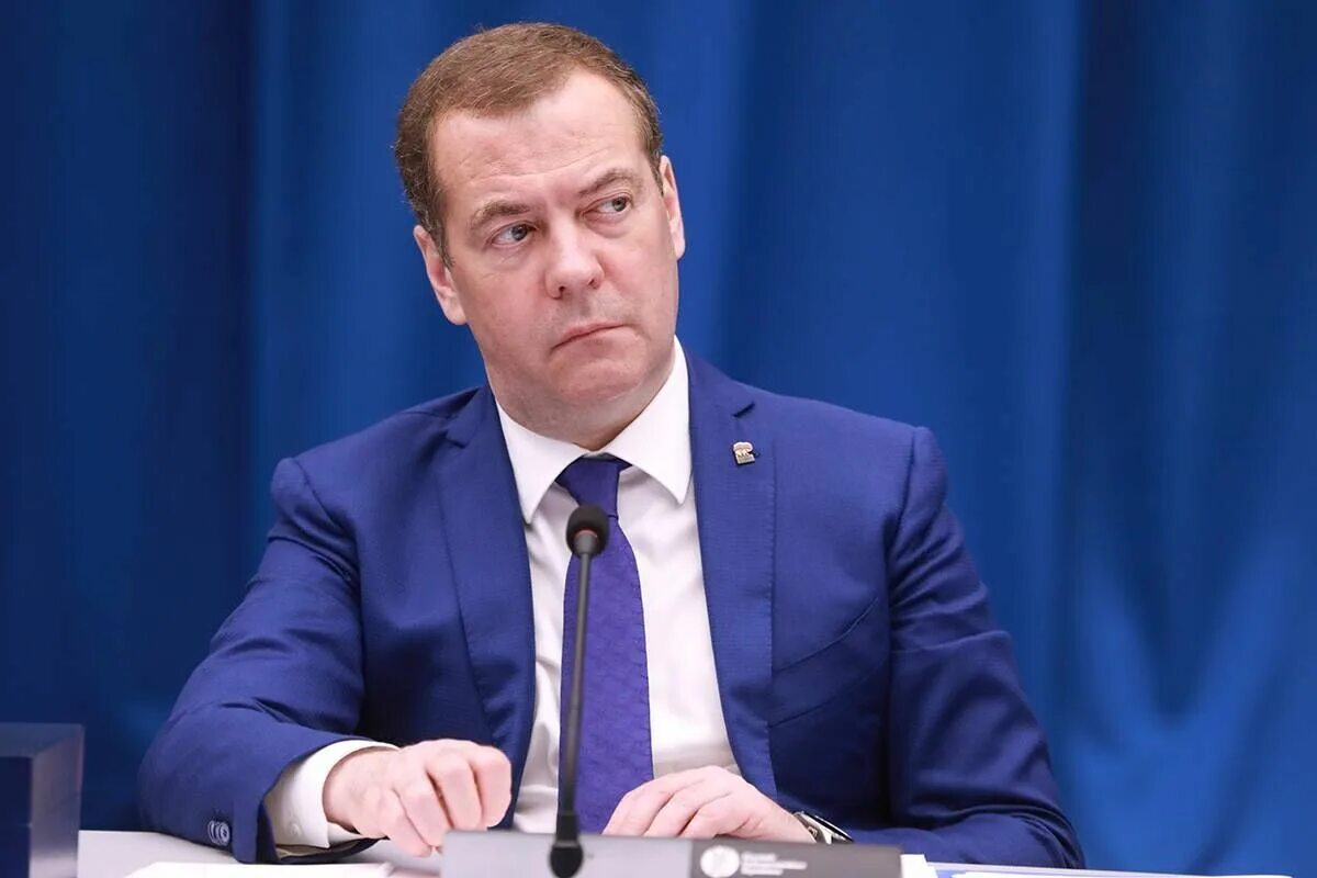 Медведев дмитрий анатольевич фото сейчас Дмитрий Медведев: Работу над реализацией народной программы "Единой России" нужн