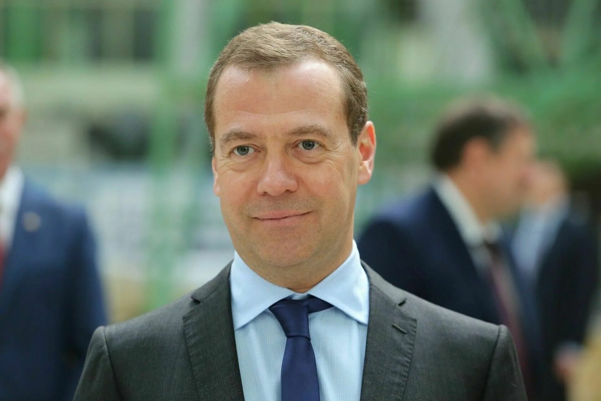 Медведев дмитрий анатольевич фото сейчас Dmitry Medvedev called the sacred goal of the Russians - to stop Satan - We are 