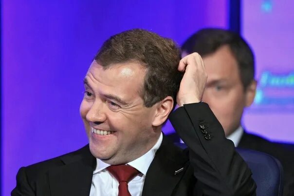 Медведев смешное фото Today Dmitry Medvedev turned 57 years old. The most productive age for politics.