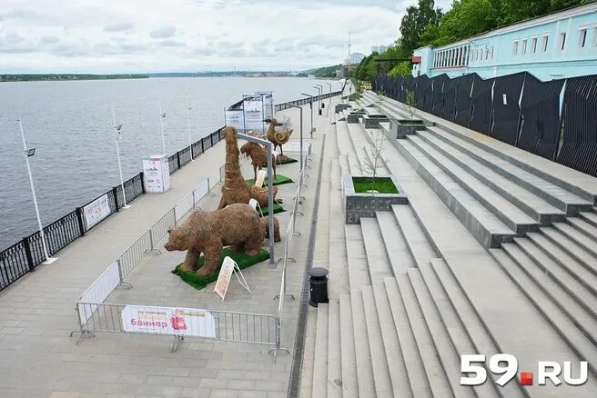 Медведи на набережной перми фото На пермской набережной появится скульптура "Счастливая семья" - 3 августа 2017 -