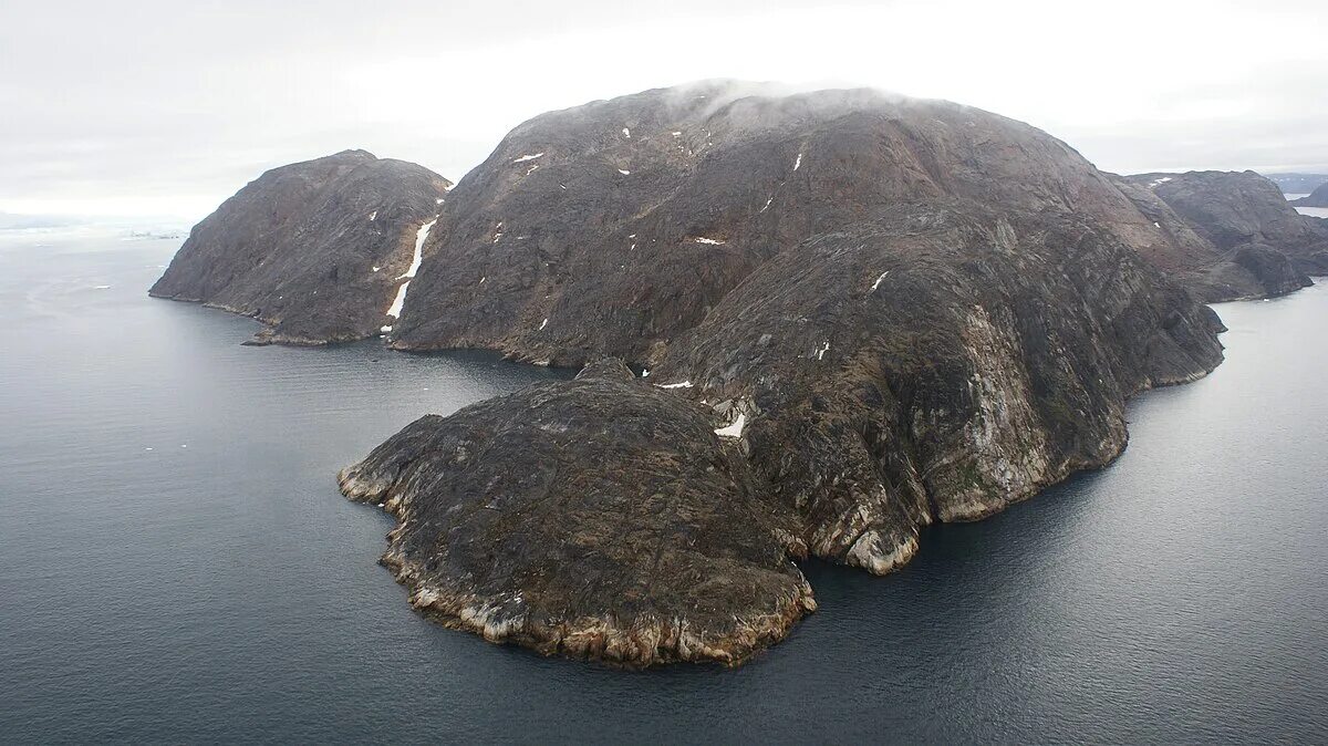 Медвежьи острова фото Kingittorsuaq Island - Wikipedia