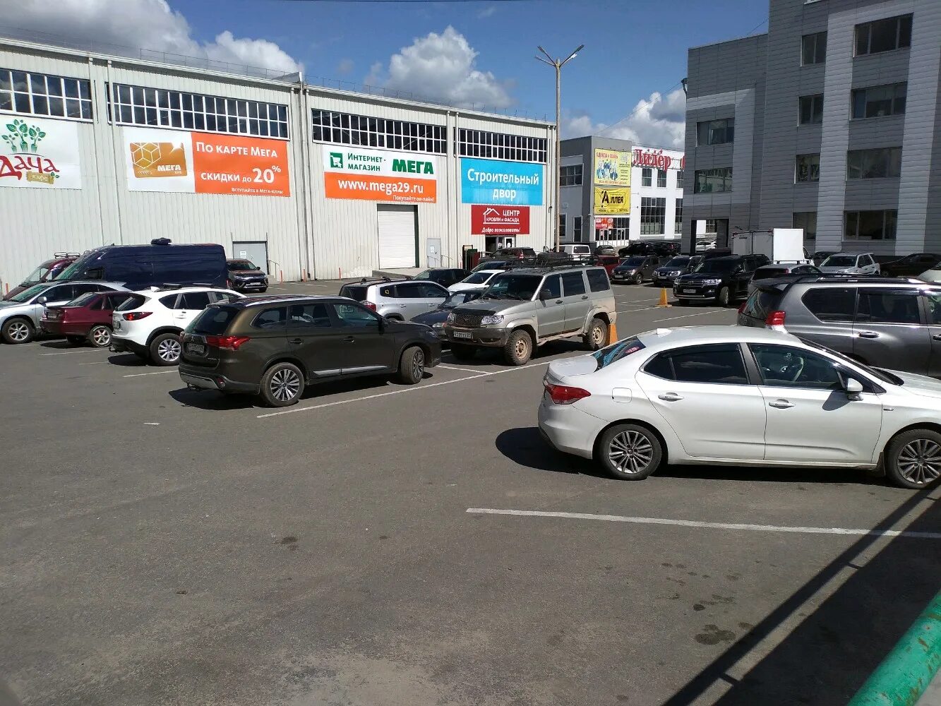 Мега московский просп 25 корп 3 фото Парковка ТК Мега, автомобильная парковка, городской округ Архангельск, Ломоносов