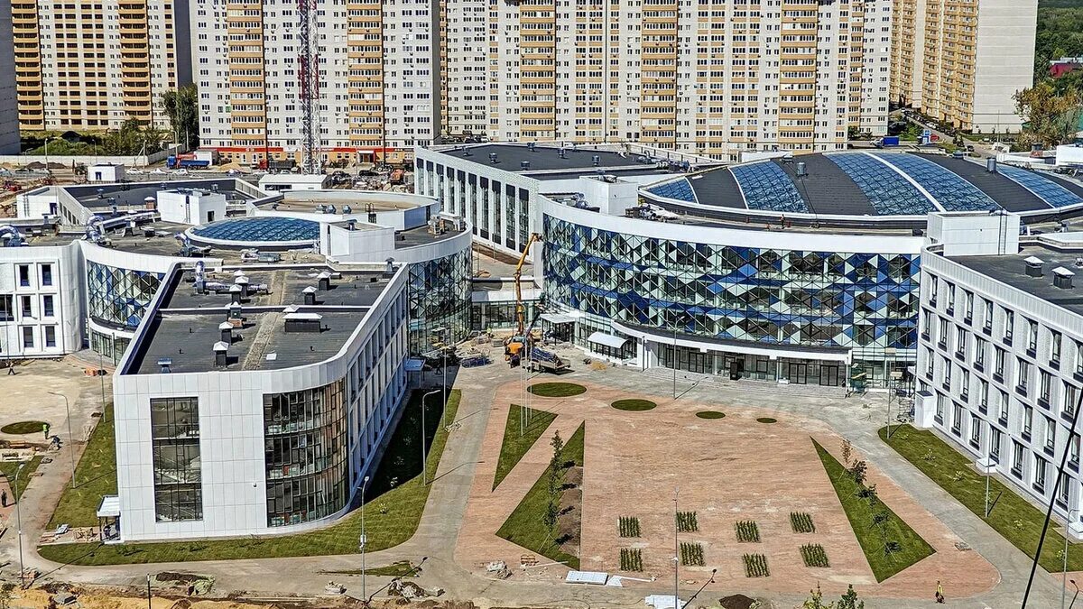 Мегашкола воронеж фото В Воронеже открылась самая большая в стране школа на 2860 мест и 110 классов Кин