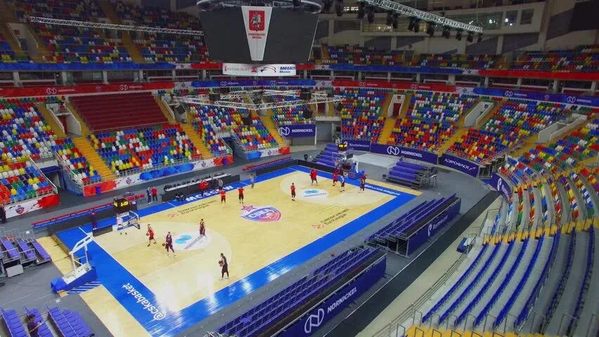 Мегаспорт арена баскетбол фото MOSCOW - MAR 09, 2017: Megasport sports palace with sportsmen train on basketbal