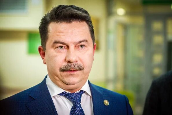 Министр здравоохранения республики татарстан фото Поздравление главы Татарстанской митрополии министру здравоохранения РТ М. Садык
