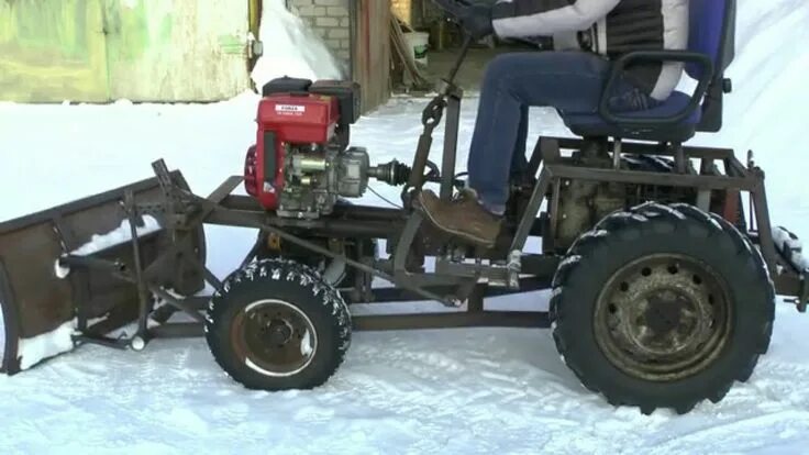 Минитрактор своими руками в домашних МИНИТРАКТОР своими руками - обзор Homemade tractor, Tractor idea, Lawn mower tra