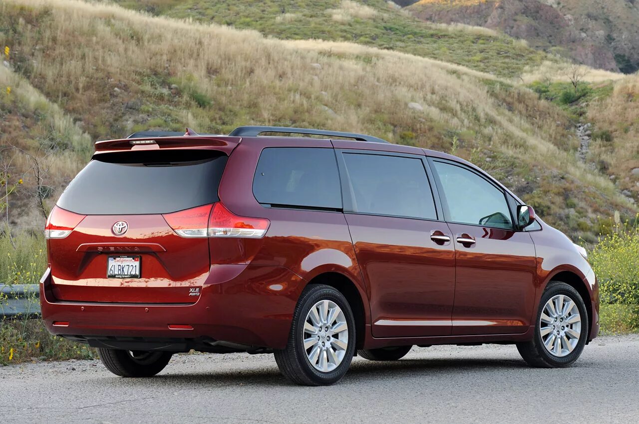 Минивэн 7 мест фото Toyota Sienna 3 поколение минивэн 5-дв.