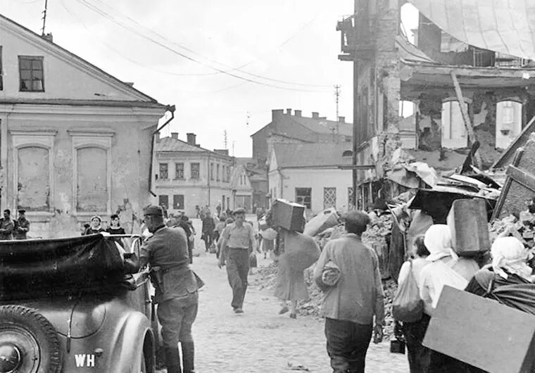 Минск 1941 фото РАБОТА ИЛИ СМЕРТЬ: КАК ВЫЖИВАЛИ В ОККУПАЦИЮ sputnik.by Дзен