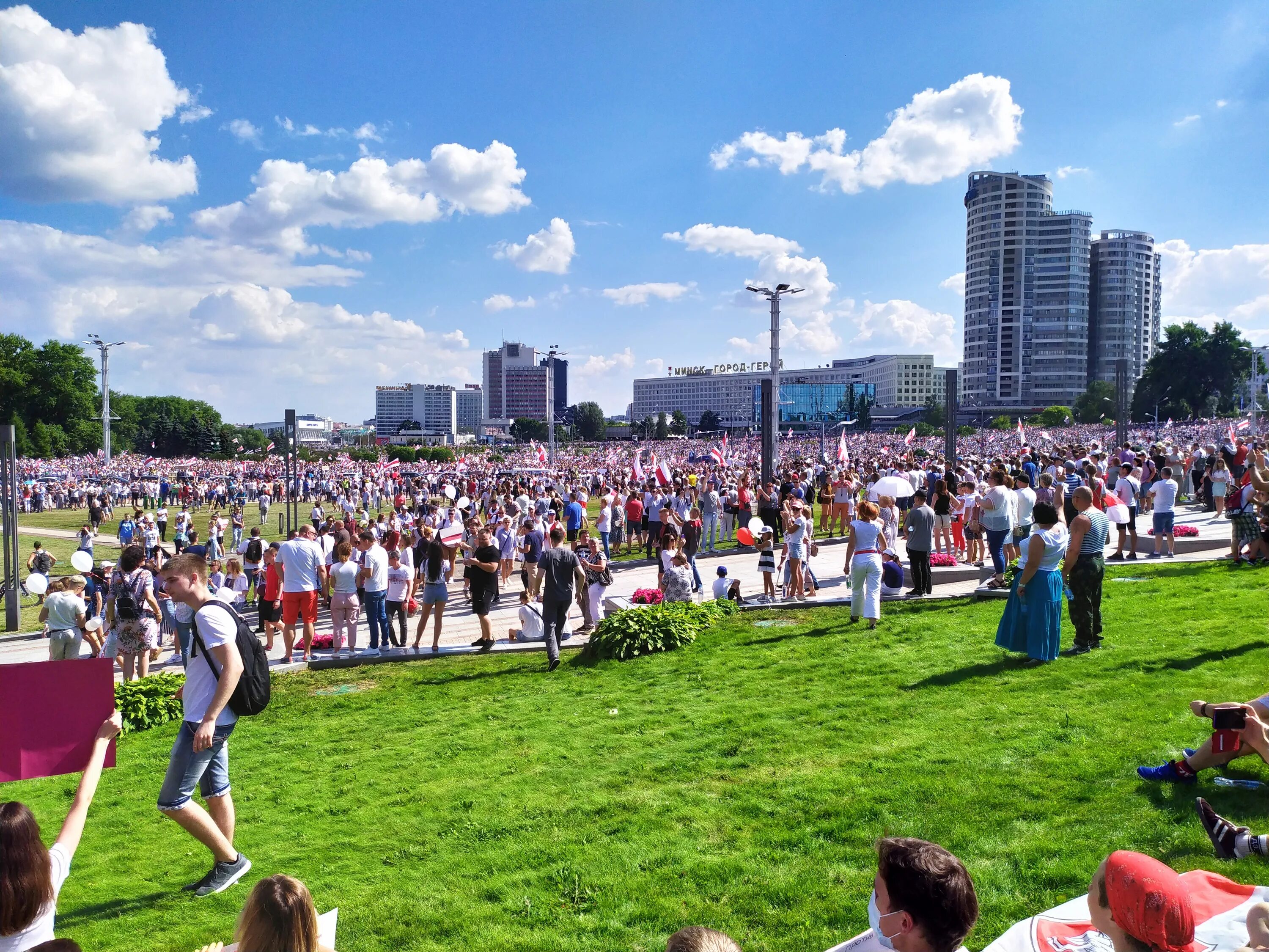 Минск фото 2020 File:Митинги в Минске 2020-08-16 18.jpg - Wikimedia Commons