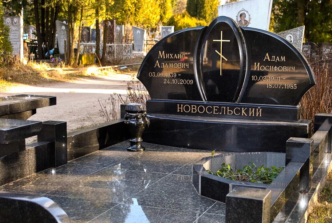 Минск гранит памятник цены фото Семейные памятники на могилу из гранита фото и цены