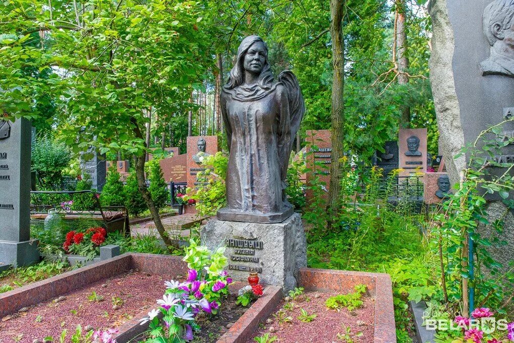 Минск могилы фото Uschodnija mohilki, cemetery, Minsk, praspiekt Niezaliežnasci, 161Б - Yandex Map