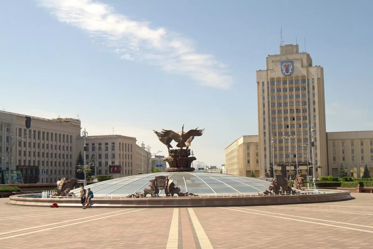 Минск площади фото Тур на каникулы для школьников Grand Mir