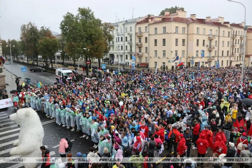 Минск сегодня 1 октября фото города люди В центре города прошёл Минский полумарафон-2022 - Веб-журналист. Факультет журна