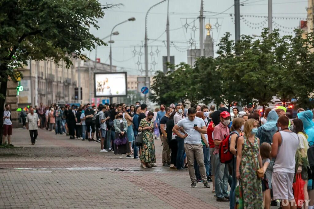 Минск сегодня 1 октября фото города люди Белорусы вышли на улицы Минска против Лукашенко Мир 360 ° Дзен