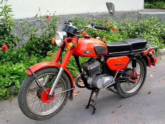 Минск старого образца фото Powerful and Lightweight Minsk Motorcycle