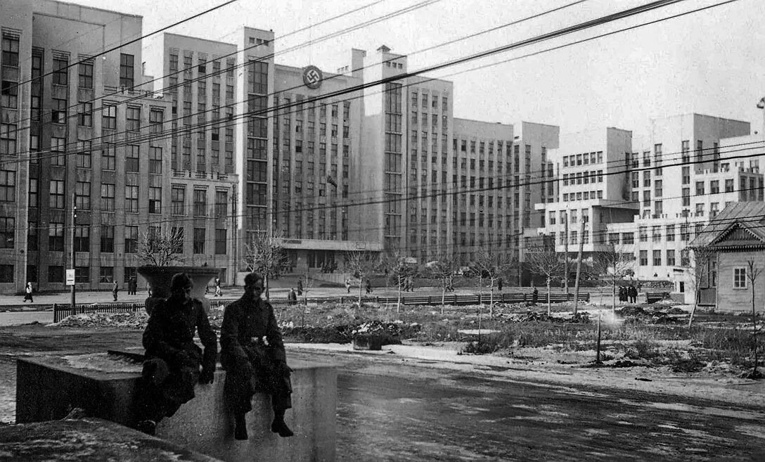 Минск в оккупации фото Все могло быть не так! Неизвестные "лица" торгового центра "Столица" Планета Бел
