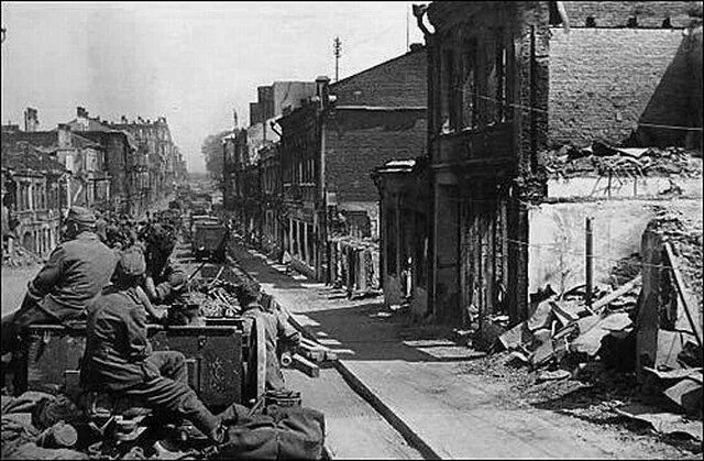 Минск во время войны фото battle of minsk 1941 On June 28th, 1941, the German army occupied Minsk. (avec i
