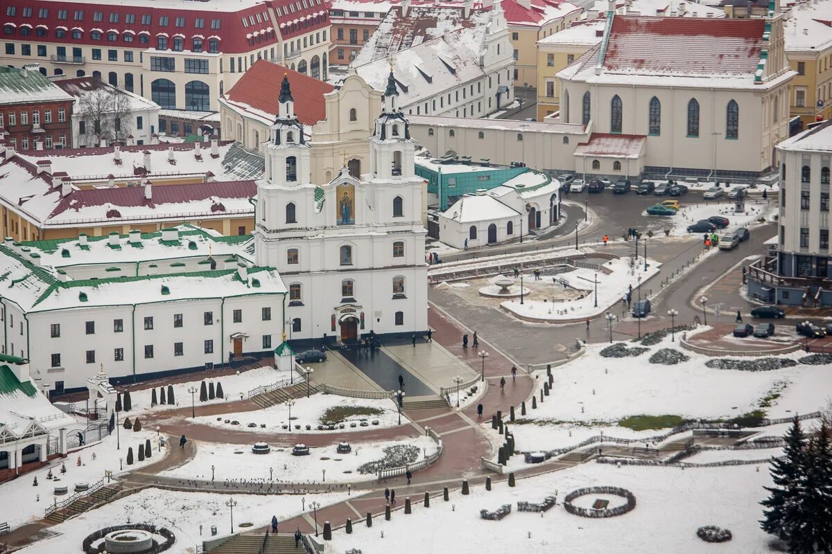 Минск зимой фото достопримечательности 135 метров над Минском. Royal Plaza изнутри