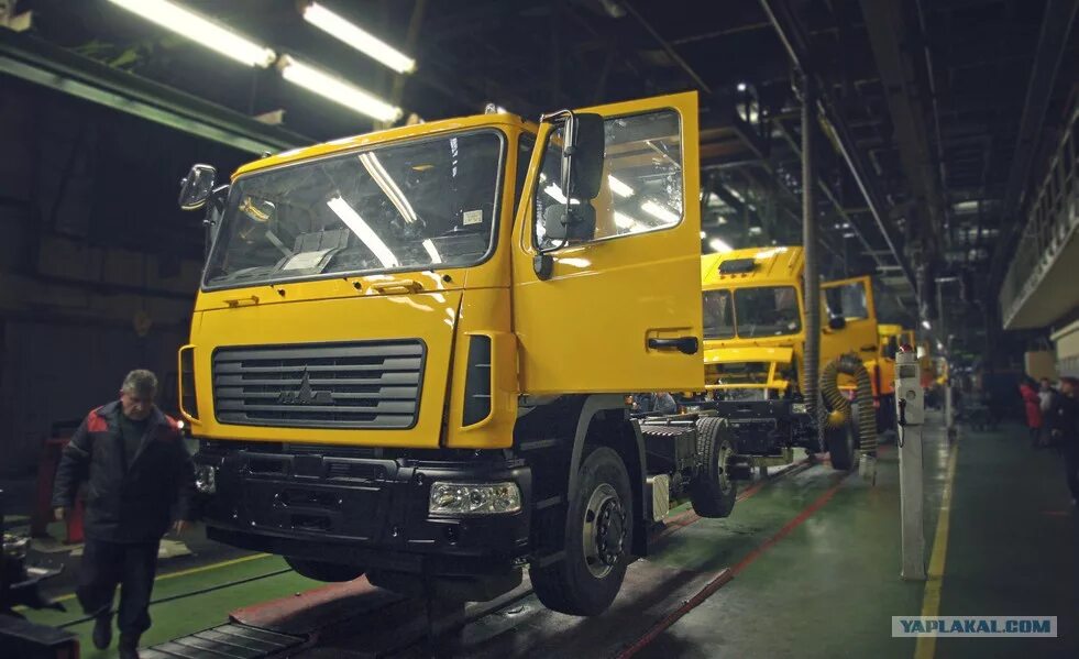 Минский автомобильный завод фото Ах, как хочется в Советский Союз: чем живет МАЗ. - ЯПлакалъ