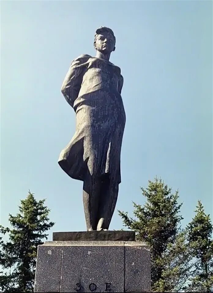 Минское шоссе памятник зои космодемьянской фото текст 100 лет назад родилась Зоя Космодемьянская, которой суждено было стать разведчиц
