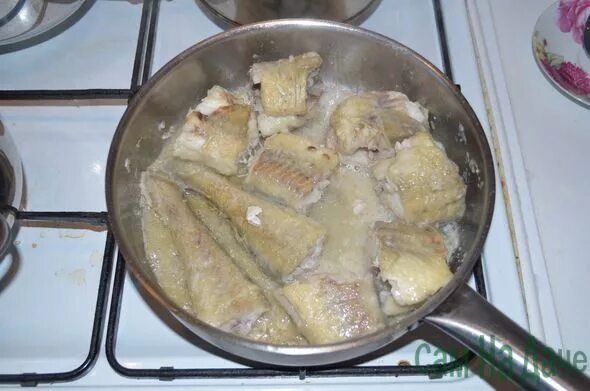 Минтай на сковороде рецепт с фото Как вкусно приготовить минтай на сковороде