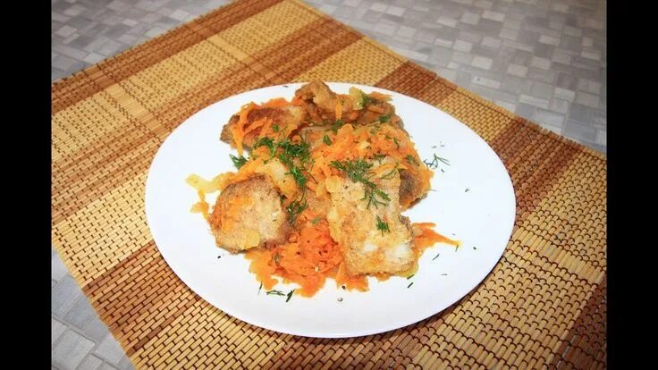 Минтай с луком рецепты с фото Минтай с морковью и луком Национальная еда, Кулинария, Идеи для блюд