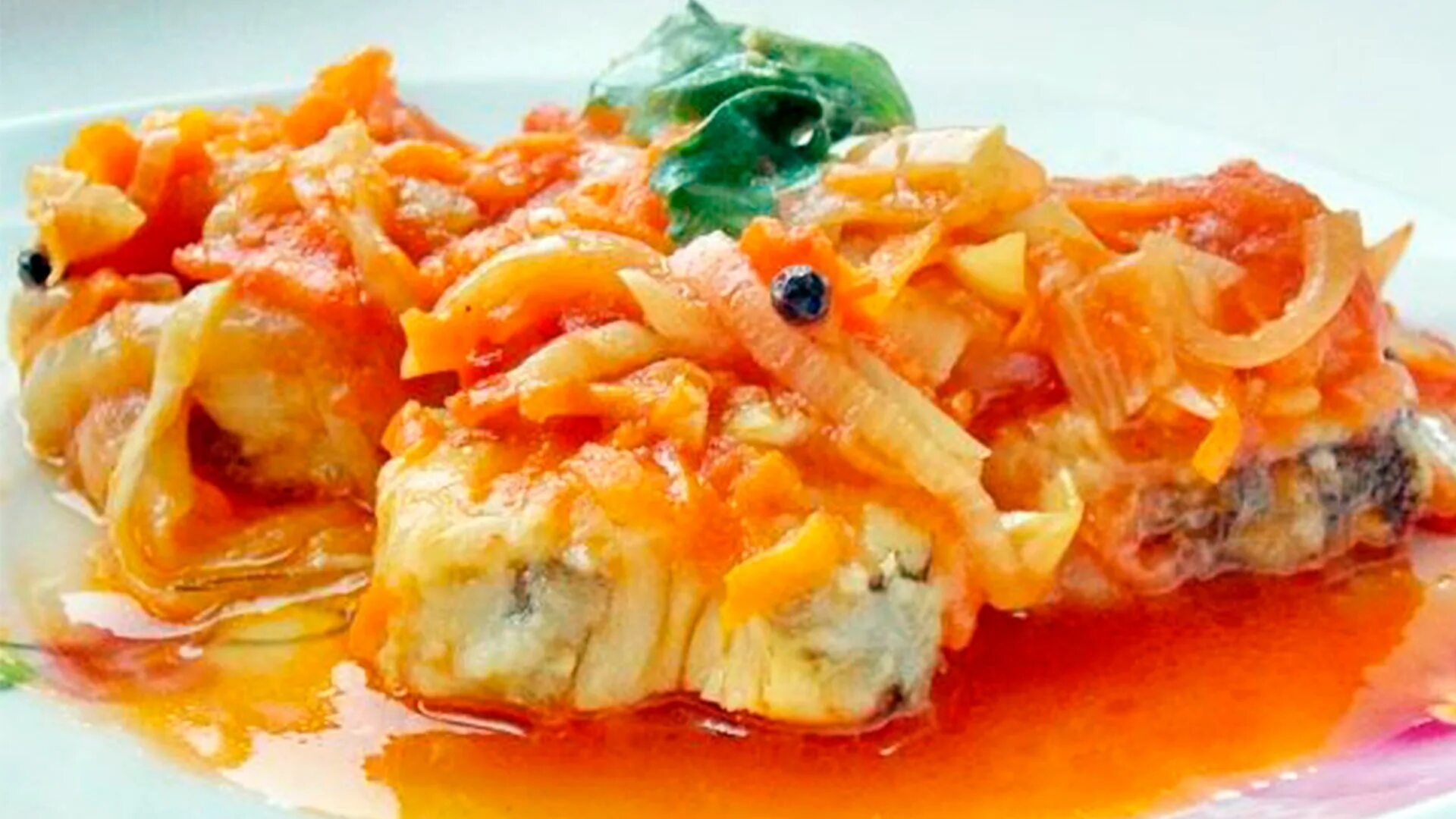 Минтай с овощами рецепт с фото Рецепт рыбы под овощами