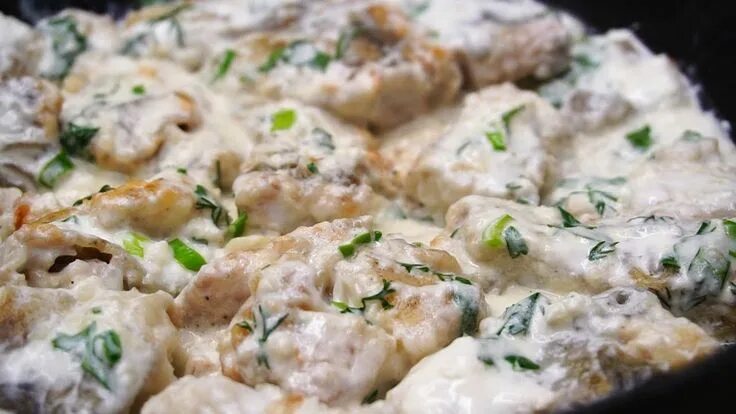 Минтай тушеный в сметане фото Минтай на сковороде со сметаной и чесноком. Кулинария, Быстрый ужин, Еда