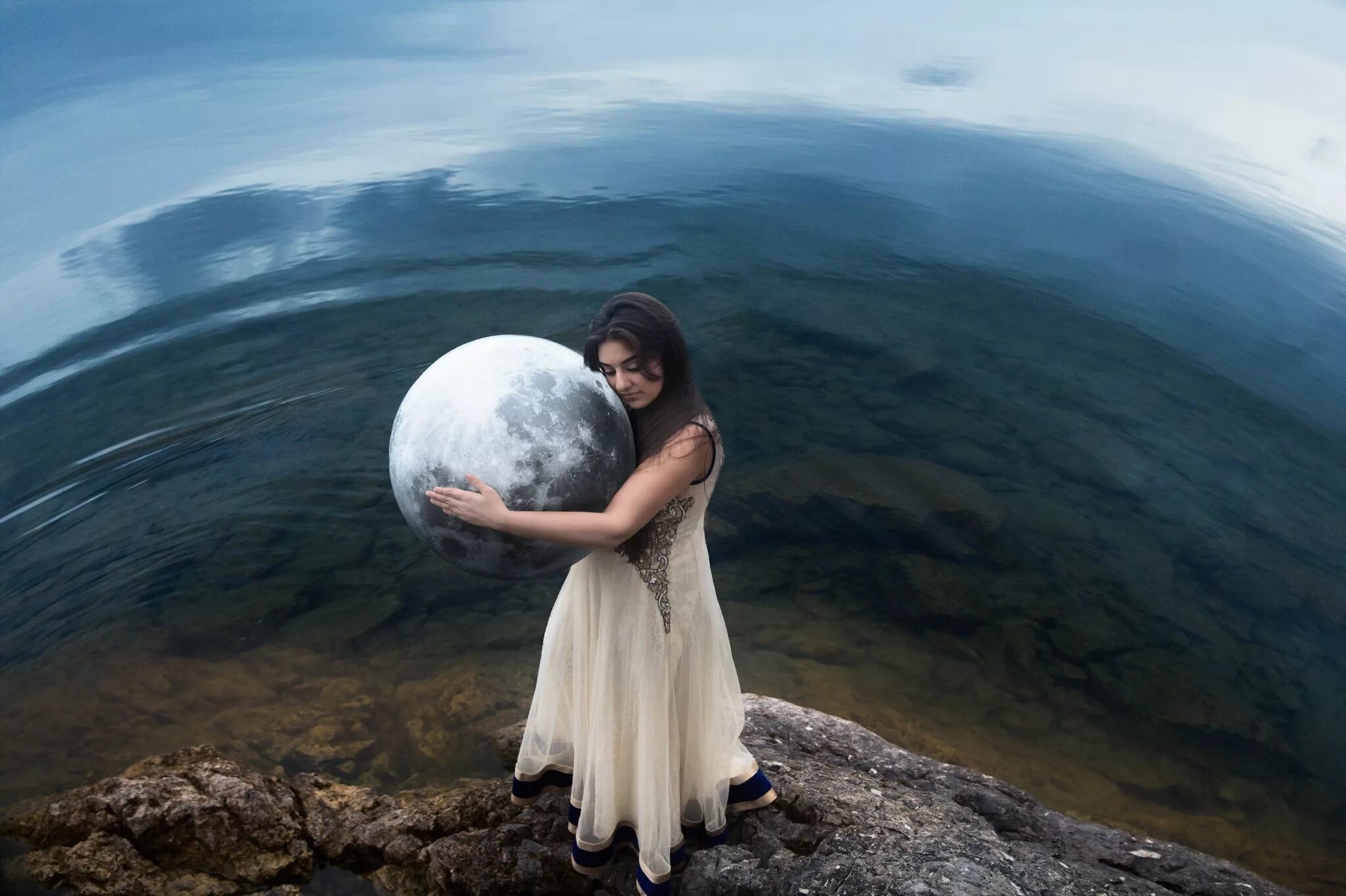 Мир баб фото Wallpaper : sunlight, women, model, fantasy art, sea, rock, reflection, Moon, mo