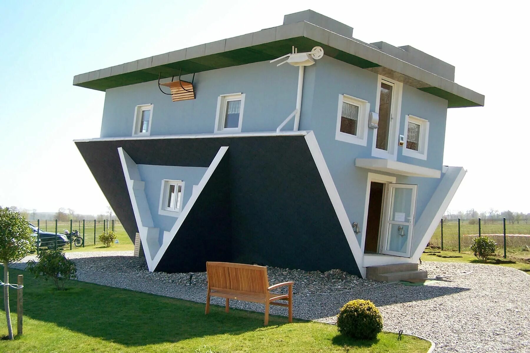 Мир домов фото Descubra o mundo de ponta cabeça da arquitetura invertida! Desenho de casa de ca