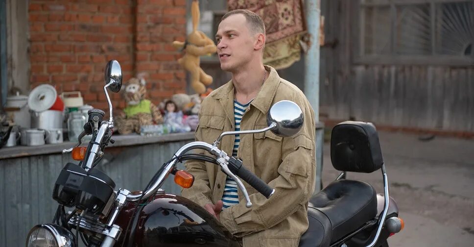 Мир дружба жвачка фото Сериал "Мир! Дружба! Жвачка!" с Юрием Борисовым выходит 23 апреля - новости кино