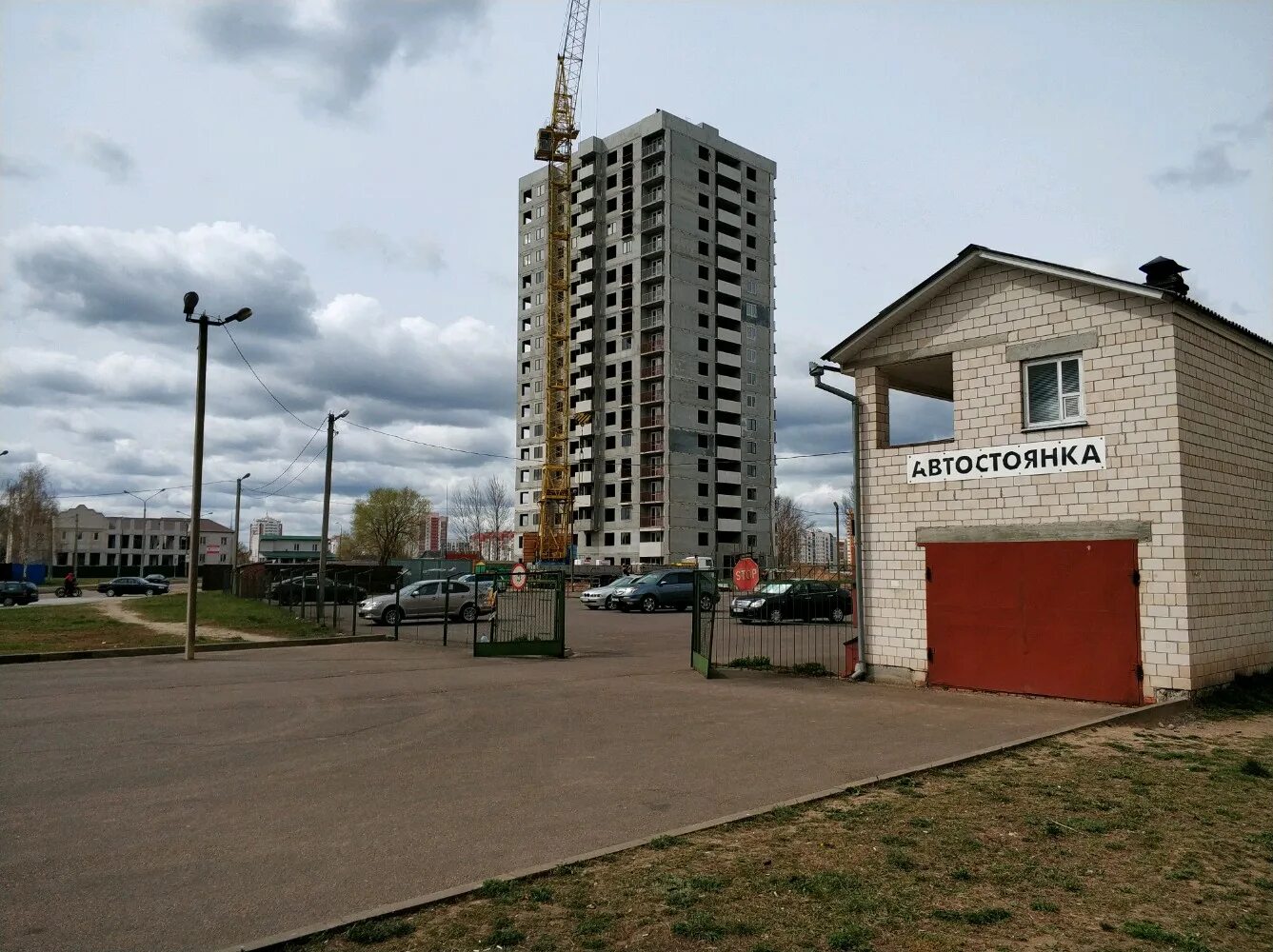 Мир фото 1 й микрорайон 18 отзывы Больше не работает: Автостоянка, автомобильная парковка, Гомель, микрорайон Клён
