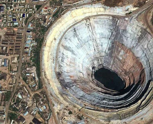 Мир фото большая Photos Taken By Drones Show The World As It's Rarely Seen Drone images, Drone ph