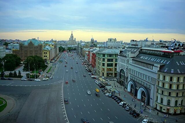 Мир фото москва Пробки - потому что слишком много автомобилей. А парковки вообще негде делать (с
