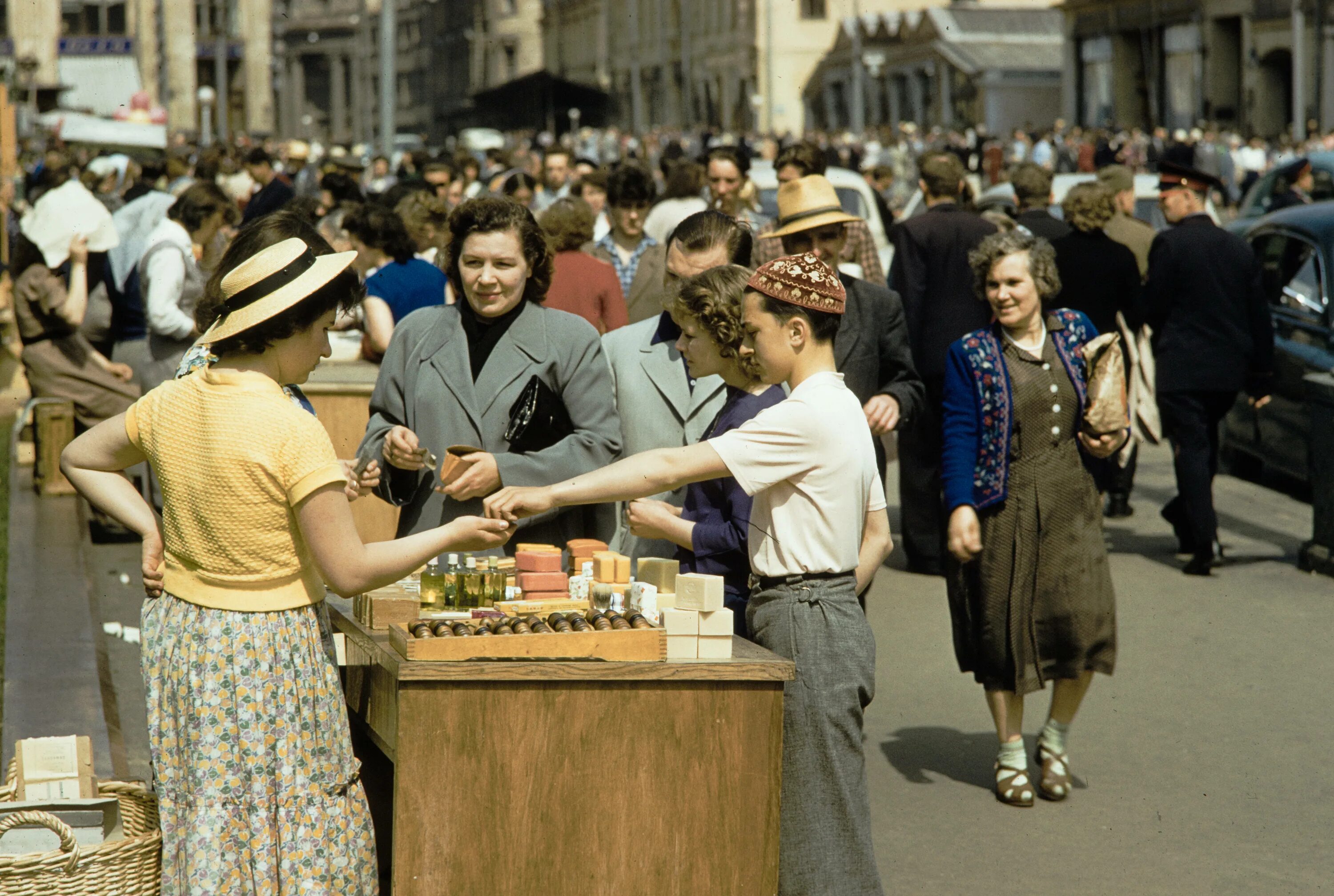 Мир фото на советской 1959-1964. Харрисон Форман в Москве. Уличная торговля: humus - ЖЖ