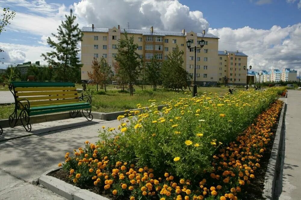 Мир фото пыть ях сквер Сергея Есенина, park, Khanty-Mansi Autonomous Area, Pyt-Yakh, alleya Serge