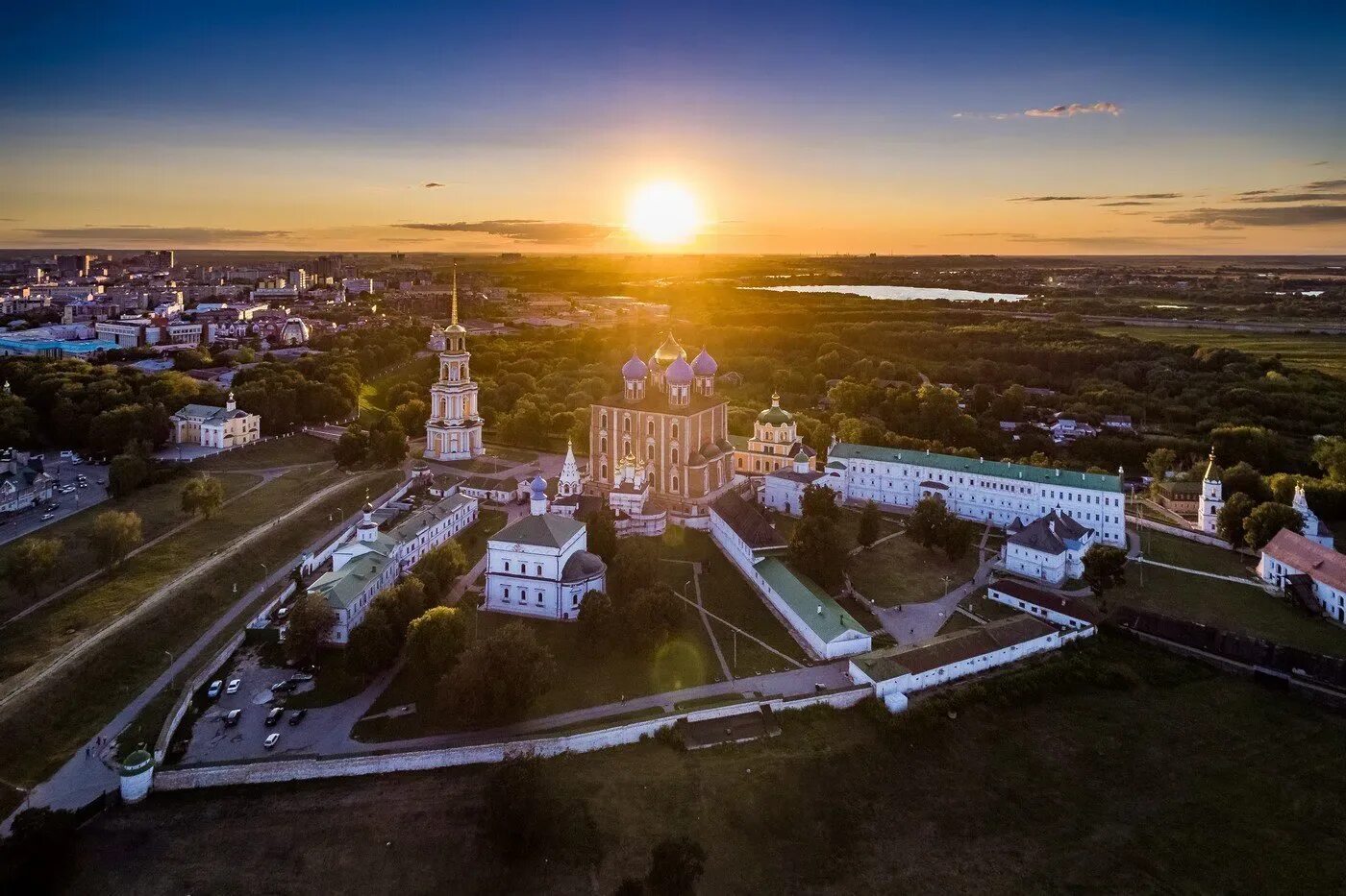 Мир фото рязань Рязанский колледж имени Героя Советского Союза Н.Н. Комарова