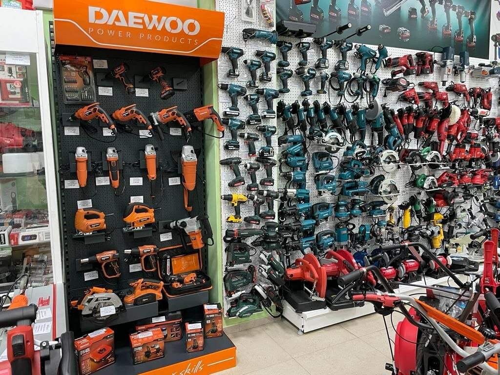 Мир инструмента красный пер 10а фото Panorama: Мир инструмента, electric and gas powered tools, Александров, Красный 
