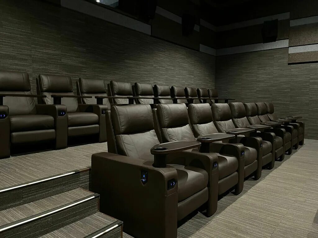 Мир кино комсомольская ул 1 фото Панорама: Silver Cinema, кинотеатр, Комсомольская ул., 24, Подольск, Россия - Ян