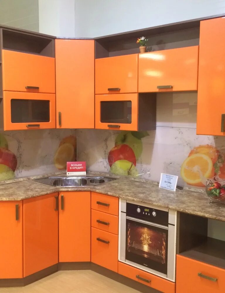Мир кухни барнаул каталог цены фото Кухонный фартук из стекла. Стеновые панели вместе с кухонным гарнитуром в Барнау