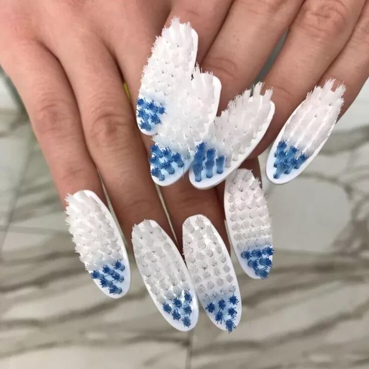 Мир маникюра фото Woman creates bonkers nail art with actual toothbrush heads Crazy nail designs, 