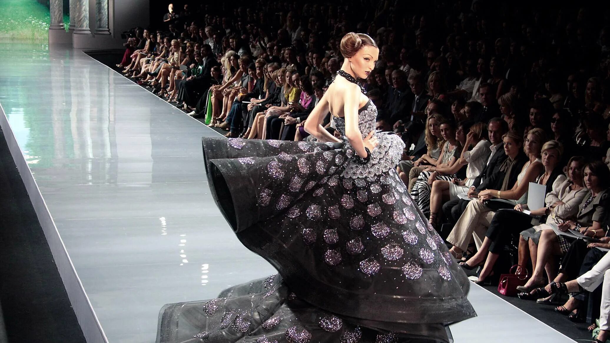 Мир моды фото Бренд, который сводит с ума миллионы - наряды от Dior