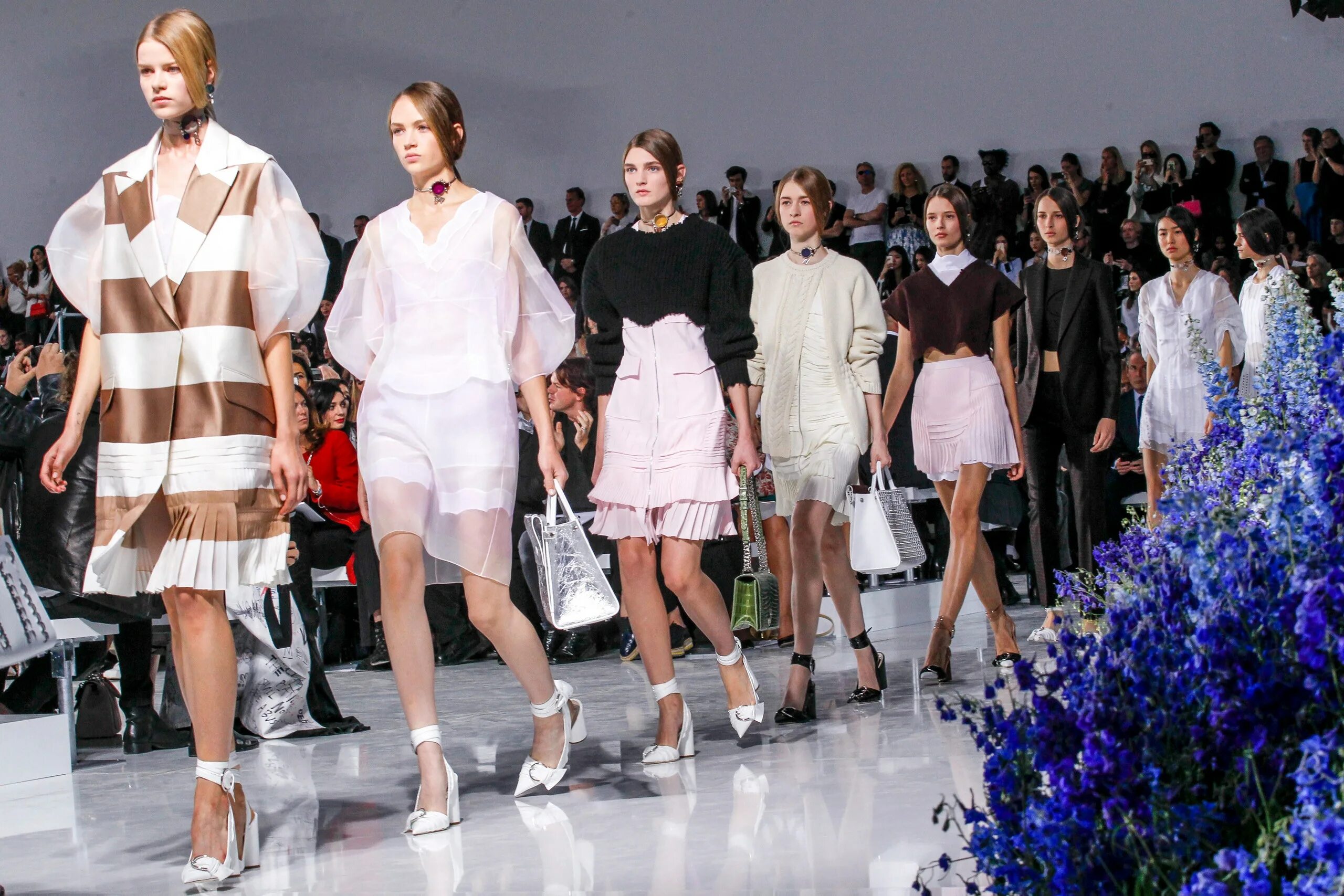Мир моды фото Dior’s In-House Atelier Will Design Haute Couture, Fall Collections Vogue