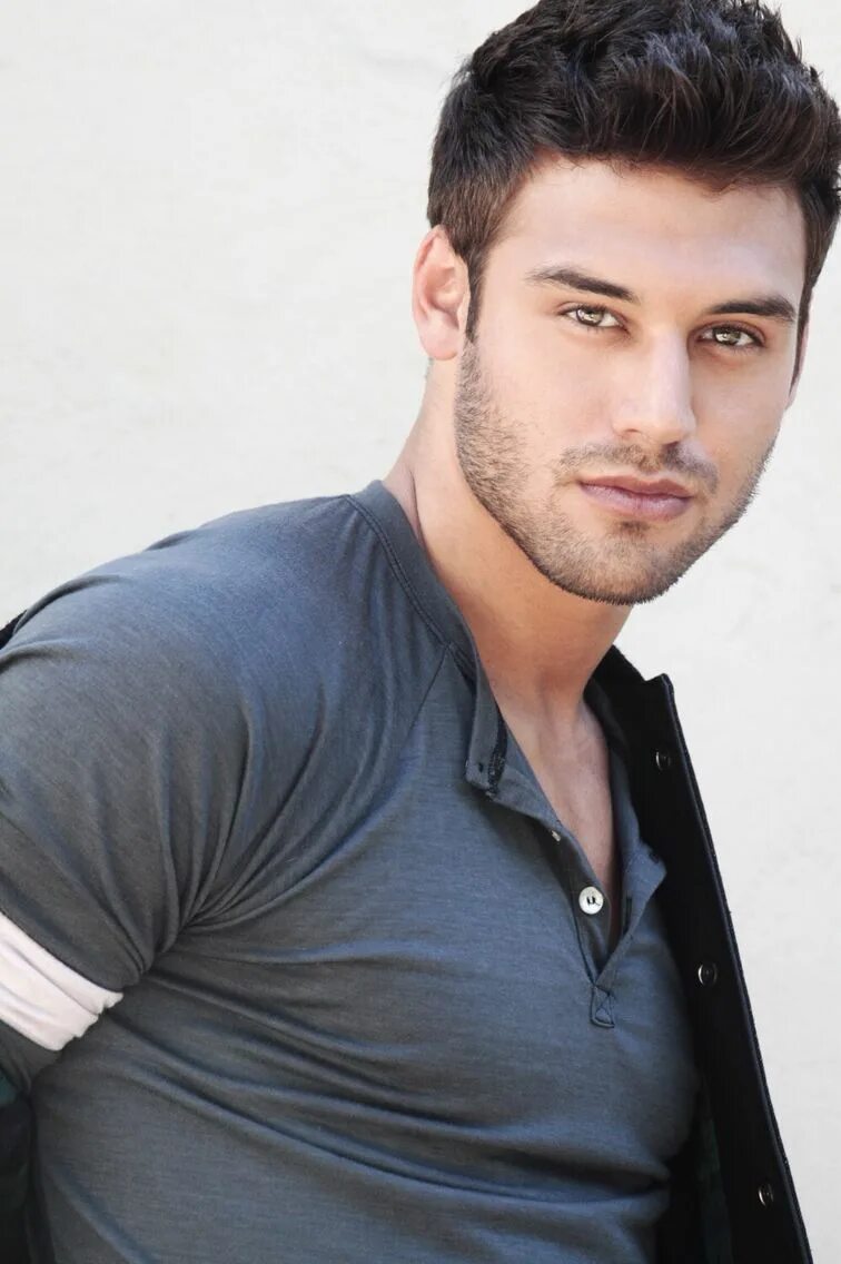 Мир парней фото Райан Гузман (Ryan Guzman, Ryan Anthony Guzman) - актёр - смотреть онлайн - голл