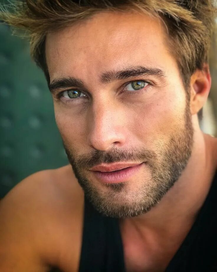 Мир парней фото Pin by Lucia Ruiz Mateo on Rodrigo Guirao Beautiful men faces, Bearded men hot, 
