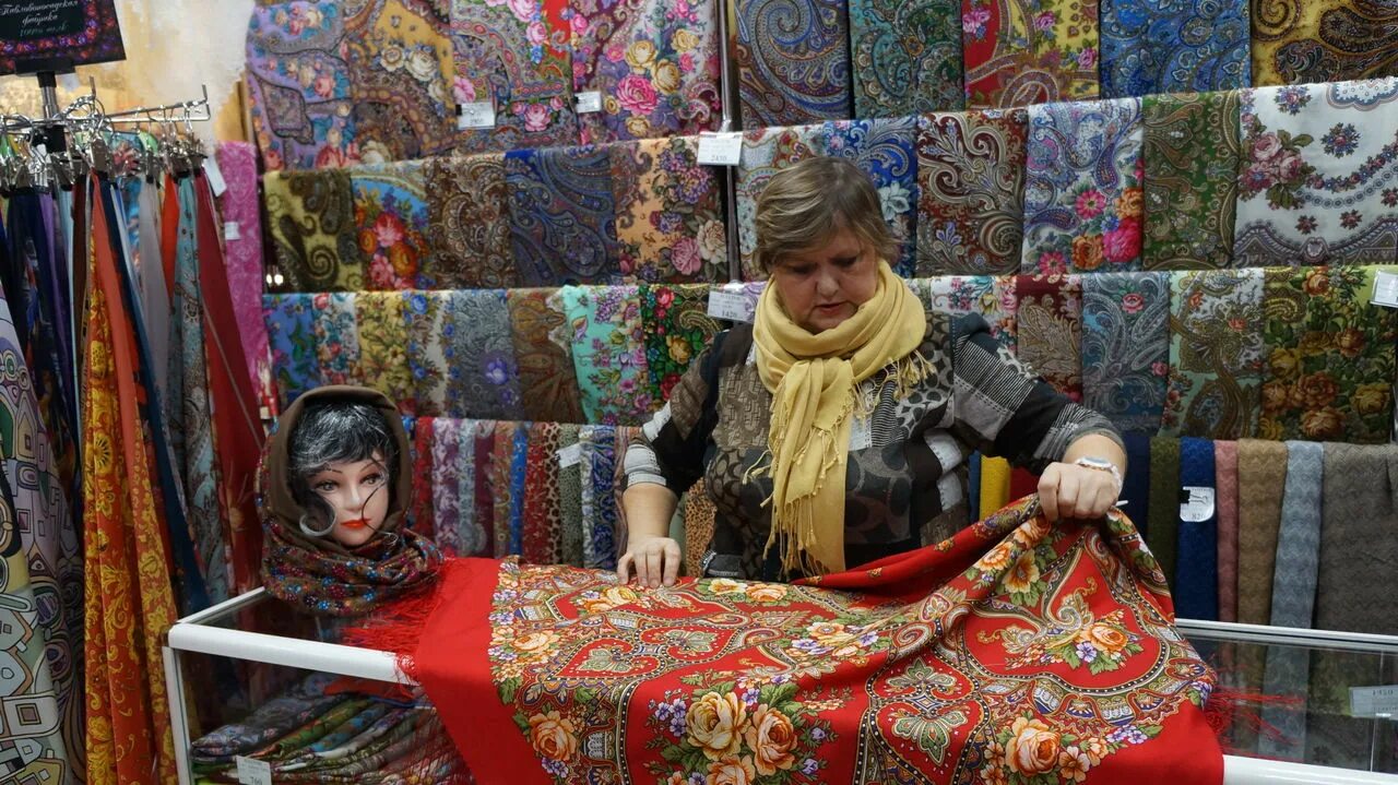Мир платков ул гагарина 17в фото Фирменный магазин платков - найдено 89 картинок