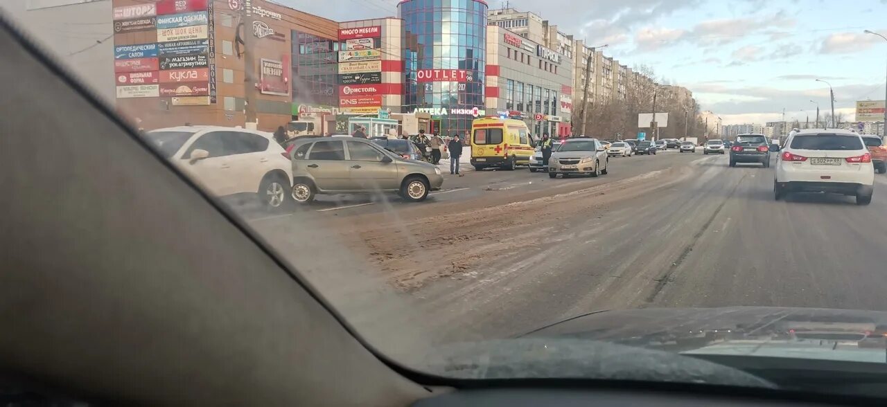 Мир ул можайского 63 фото ДТП на Можайского у к/т Мир ПОДСЛУШАНО У ВОДИТЕЛЕЙ. ТВЕРЬ