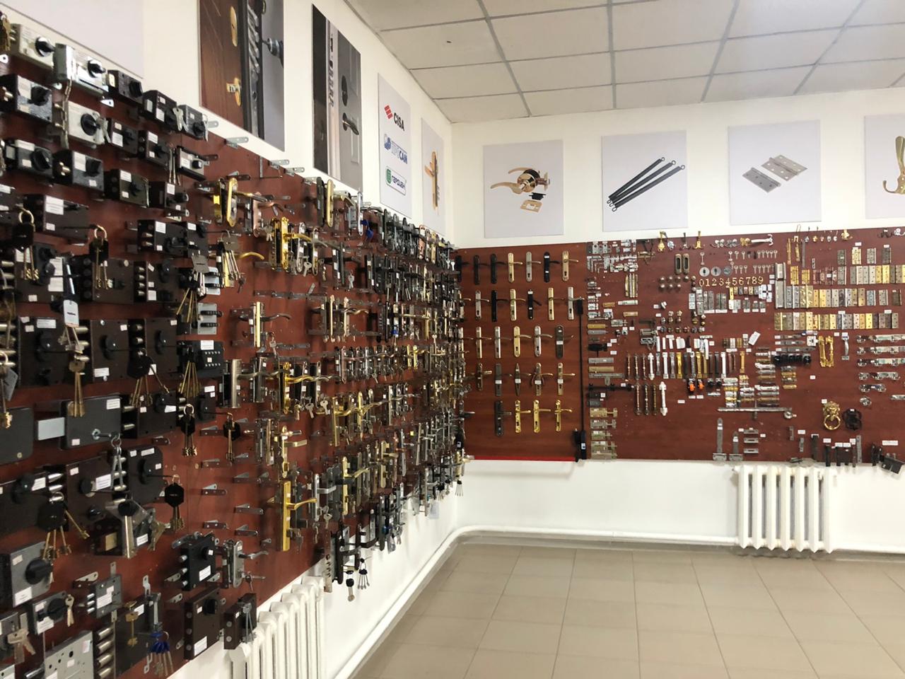 Мир замков просп шахтеров 1 фото Мир Замков, замки и запорные устройства, просп. Акжол, 33/1, Астана - Яндекс Кар