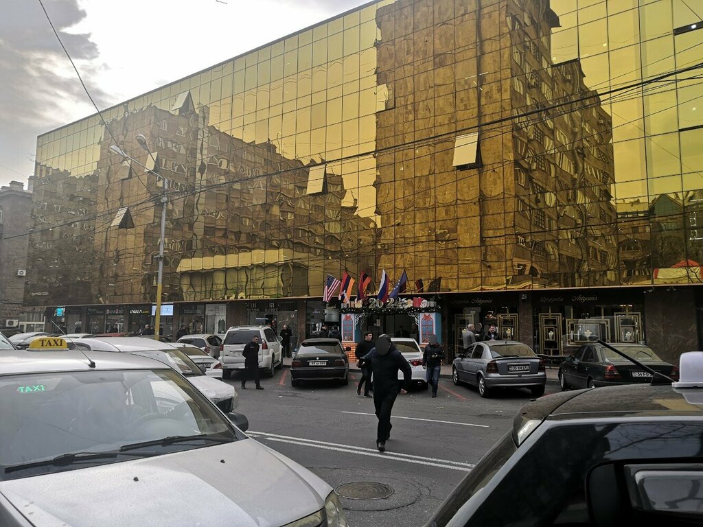 Мир золота ул хоренаци 24 ереван фото Панорама: Мир Золота, торговый центр, ул. Хоренаци, 24, Ереван - Яндекс Карты