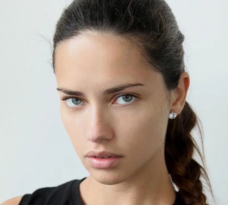 Мира без макияжа adriana lima without makeup Yüzler, Güzellik, Ünlüler
